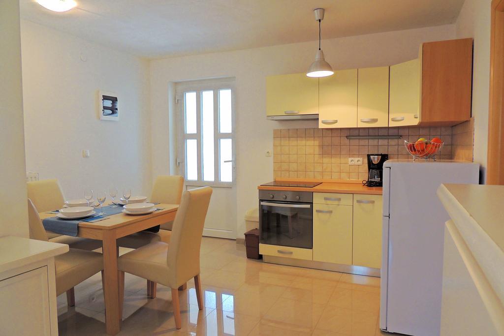 Private Accommodation Kirincic Vrh  Bagian luar foto