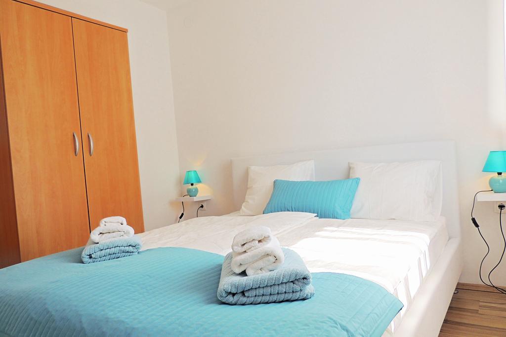 Private Accommodation Kirincic Vrh  Bagian luar foto